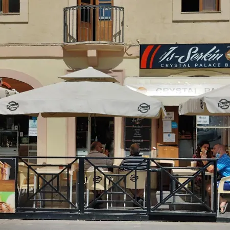 F4 Charming Old Theatre - Walking Distance To Mdina