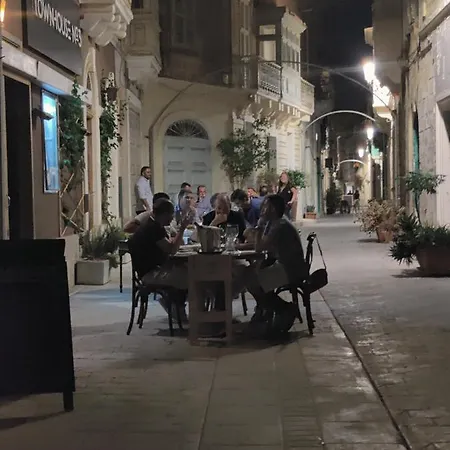 Διαμέρισμα F4 Charming Old Theatre - Walking Distance To Mdina *